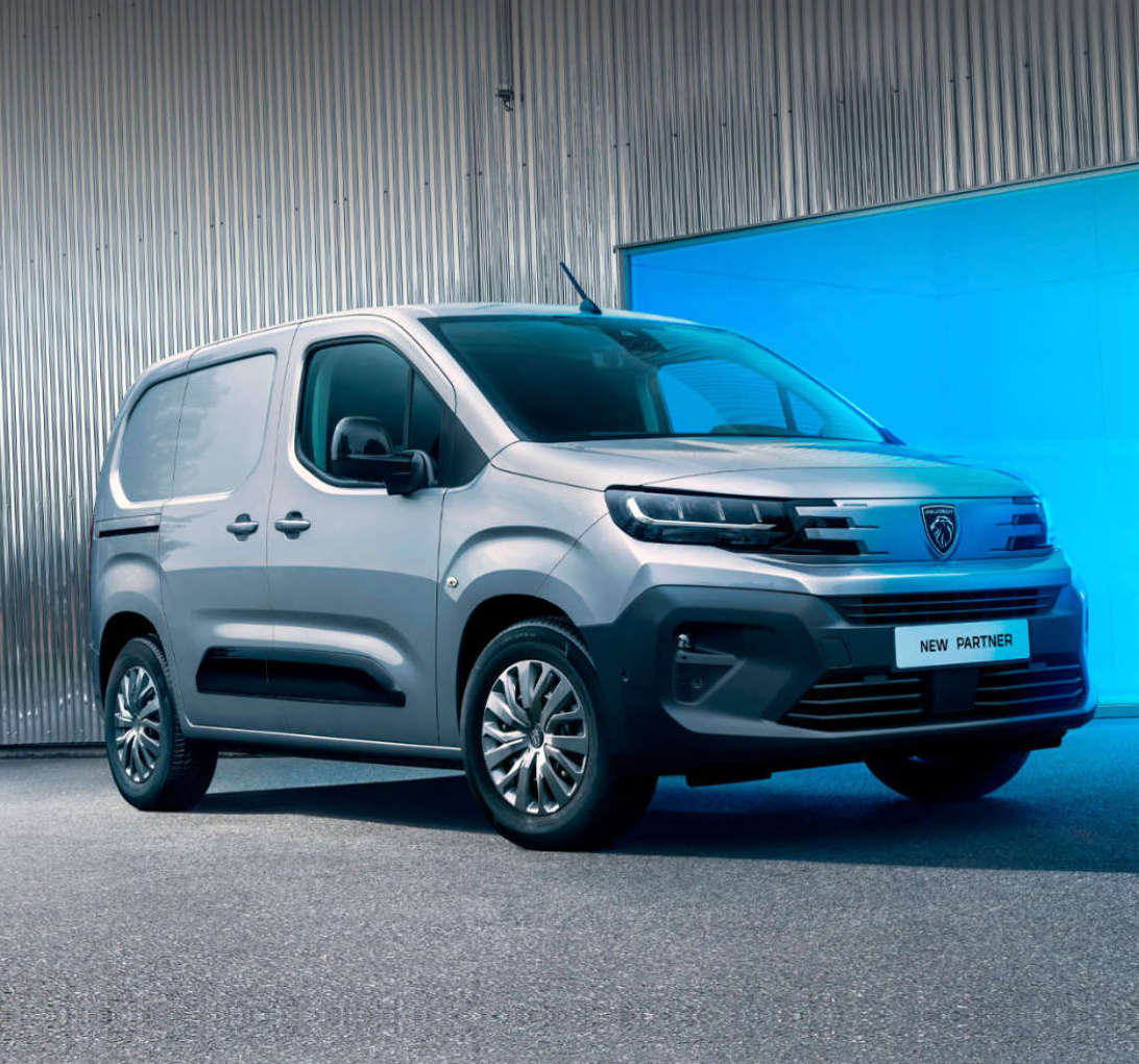 Фургон Peugeot Partner сірого кольору