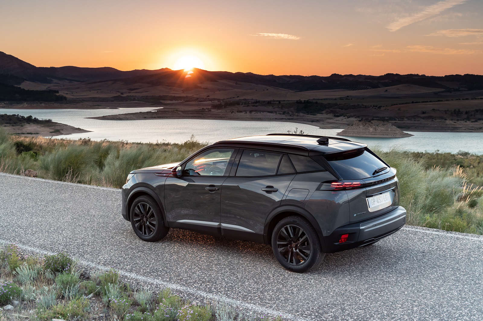 Peugeot 2008, вигляд з лівого боку